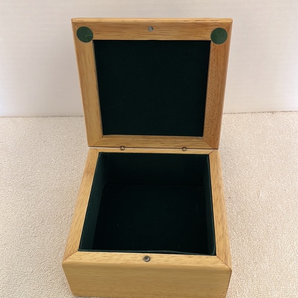 Boxer Keepsake Box - Picture 4 of 5